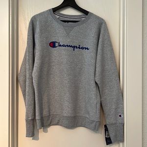 NWT - Women’s Champion Powerblend Fleece Boyfriend Sweatshirt - Gray - Size M